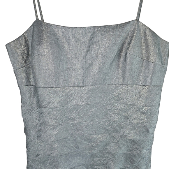 Jessica Howard Silver Metallic Ruffled Cocktail Mini Dress in 14 - Picture 5 of 8